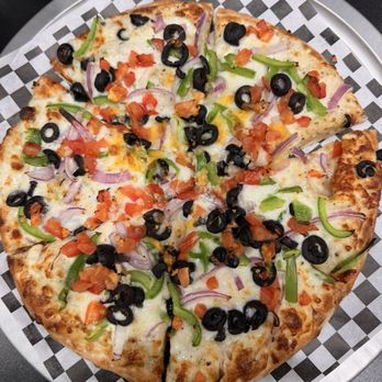 Sacramento Pizza Connection - Veggie pizza with white sauce - Pizza Near Me - Sacramento, California
