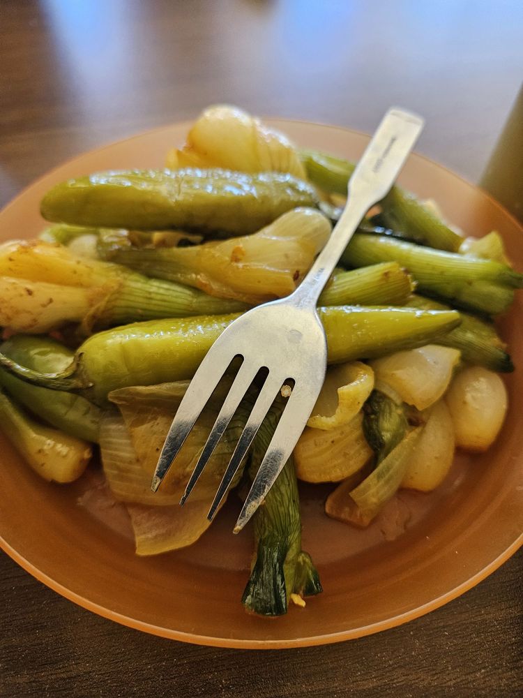 Mila's Mini Market Logo