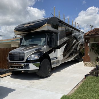 Waterdog Rv Services - Super C with an Slide out awning issue resolved - RV Repair Near Me - Brooksville, Florida Waterdog Rv Services - Super C with an Slide out awning issue resolved - RV Repair Near Me - Brooksville, Florida