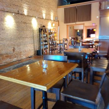 202 North Main Fine Wines, Spirits & Music Room/Top Shelf Speakeasy