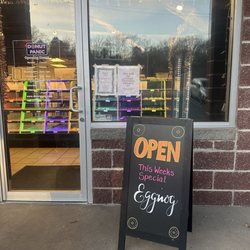 Donut Panic - Entrance with weekly special