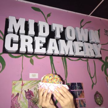 Midtown Creamery - Fruity pebbles with crumb raisin - Desserts Near Me - Miami, Florida Midtown Creamery - Fruity pebbles with crumb raisin - Desserts Near Me - Miami, Florida