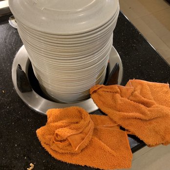 China Buffet - Today's lunch accompanied by used, damp dish cloths, touching the plates. - Chinese Near Me - North Port, Florida