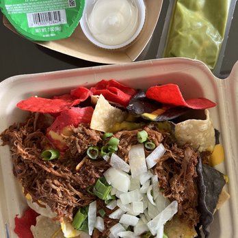 Lokelani Pool Bar - Nachos - Cocktail Bars Near Me - Lahaina, Hawaii