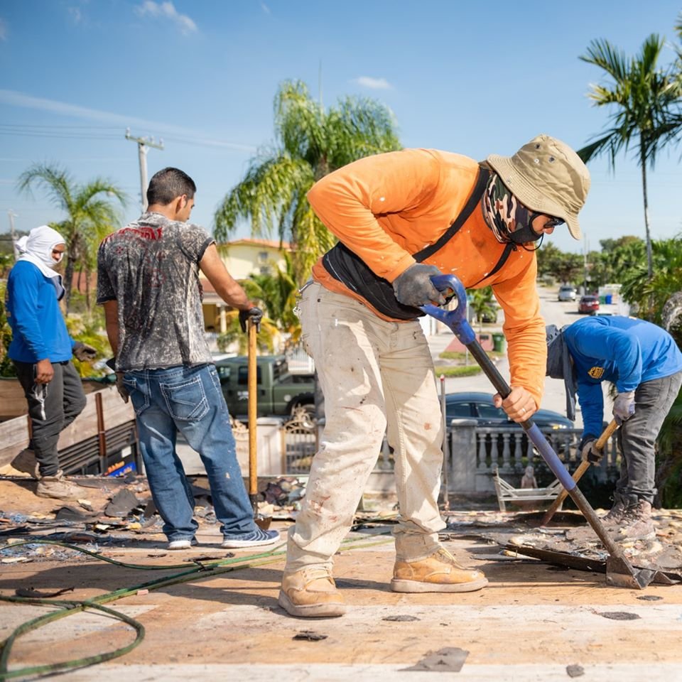 Slide of El Mago Roofing