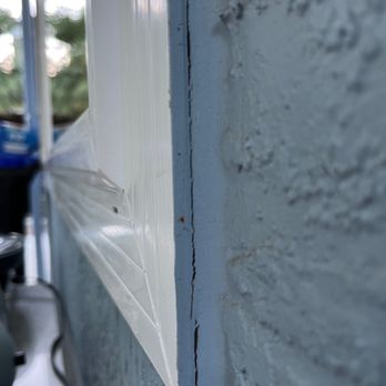 Best Exteriors Construction - Crack in caulking after just 1 year after install. Ignores customers: Emailed 5+ times, called 3 phone #s a dozen times. - Windows Installation Near Me - Sacramento, California