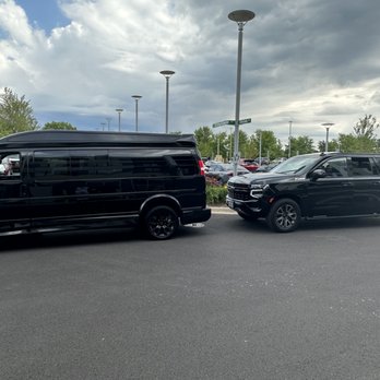 Black Elegant Transportation - Limos Near Me - Chicago, Illinois