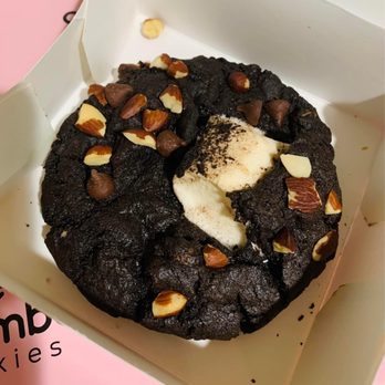 Crumbl - Sunrise - Bakeries Near Me - Sunrise, Florida