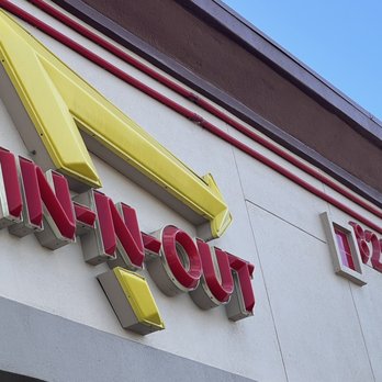 In-N-Out Burger - ows neon sign on building - Burgers Near Me - Peoria, Arizona