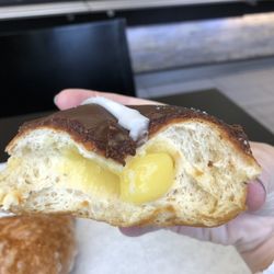 Ratschiller's Bäckerei - Custard filled donut