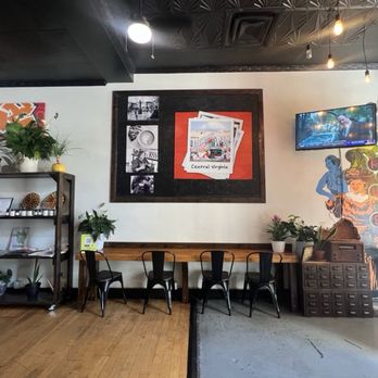 Urban Hang Suite - Seating area - Coffee & Tea Near Me - Richmond, Virginia