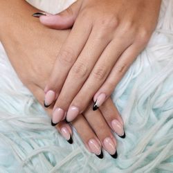 Best Nail Salon