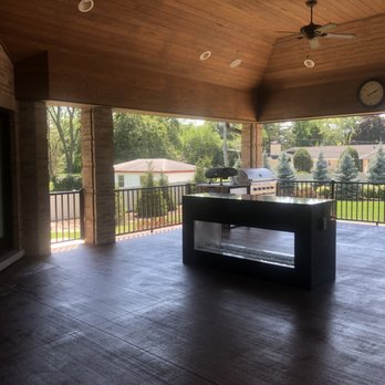 Kutella Construction - a large outdoor kitchen - General Contractors Near Me - Pingree Grove, Illinois Kutella Construction - a large outdoor kitchen - General Contractors Near Me - Pingree Grove, Illinois