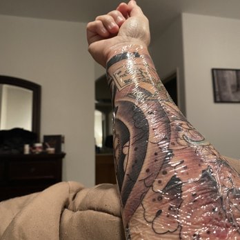 Luckys Tattoo - Tattoo Near Me - Santa Susana, California