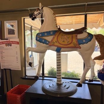 Casa de Sweets - Candy Stores Near Me - Hollister, California