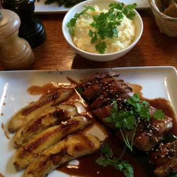 Le Temps des Cerises SCOP - Duck breast with banana and mash potato - French Near Me - Paris, 75