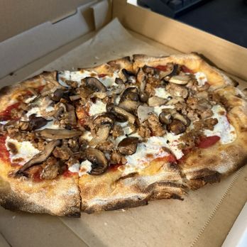 Bocconcino Hawaii - Salsiccia & Porcini Pizza - Pizza Near Me - Honolulu, Hawaii Bocconcino Hawaii - Salsiccia & Porcini Pizza - Pizza Near Me - Honolulu, Hawaii