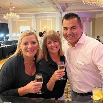 Laura Parker- ExP Realty - Bridal Expo Summer 2022! - Real Estate Agents Near Me - Geneva, Illinois Laura Parker- ExP Realty - Bridal Expo Summer 2022! - Real Estate Agents Near Me - Geneva, Illinois
