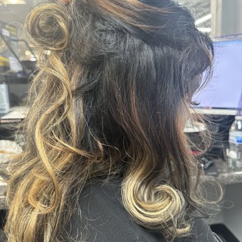 Salon 360 - I have been using purple shampoo & toner & I get this mess :( - Hair Stylists Near Me - Carson, California Salon 360 - I have been using purple shampoo & toner & I get this mess :( - Hair Stylists Near Me - Carson, California