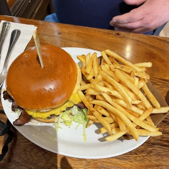 Plank Craft Kitchen & Bar - Plank burger and fries - American Near Me - Folsom, California