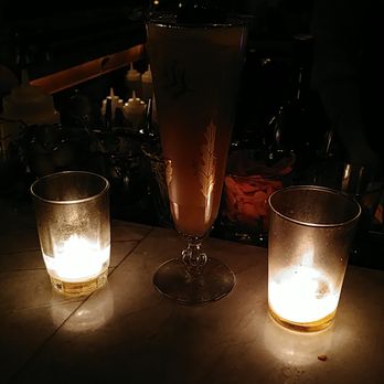 The Wallingford Dram - Dark and warm atmosphere - Cocktail Bars Near Me - Kittery, Maine