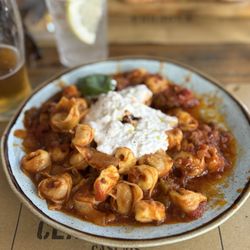 Taberna Clandestina - Tortellini w/Chianti meat sauce and burrata