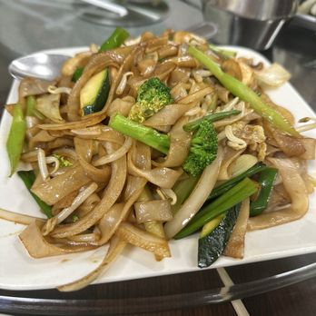 Golden Tree Restaurant - Vegetarian chow fun - Chinese Near Me - Los Angeles, California