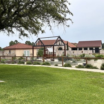 Farmers Commons - The resort area. - Comfort Food Near Me - Florence, Texas Farmers Commons - The resort area. - Comfort Food Near Me - Florence, Texas