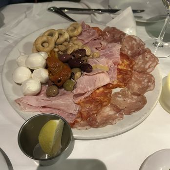 Red Hat on the River - Appetizers - Seafood Near Me - Irvington, New York