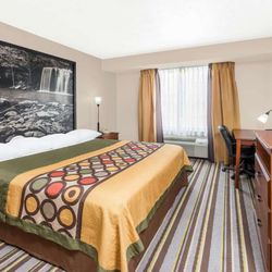 Super 8 by Wyndham Bolivar - Health club