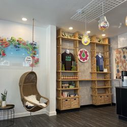 Nourish Organic Juice - Merch area