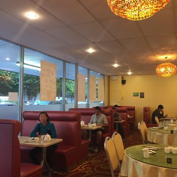 Golden BBQ Seafood Restaurant - Seating booths along the front of the restaurant. Very comfortable! - Cantonese Near Me - Rotorua, BOP