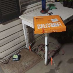 Little Caesars - Driver threw my order on a table outside and hauled A$$. WTF?