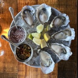 Half dozen local oysters - IG @bougiefoodieboi Half dozen local oysters - IG @bougiefoodieboi