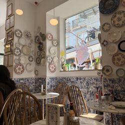 Breakfast Lovers - Inside