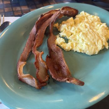 Squeeze In - Crispy bacon and scrambled eggs - American Near Me - Las Vegas, Nevada Squeeze In - Crispy bacon and scrambled eggs - American Near Me - Las Vegas, Nevada