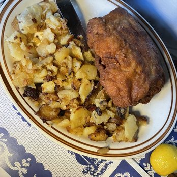 Zum Stammtisch - Chicken cordon bleu - German Near Me - Glendale, New York