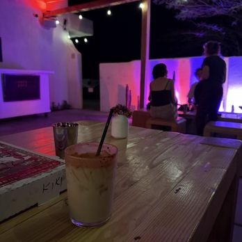 Más o Menos - Cocktail Bars Near Me - Joshua Tree, California