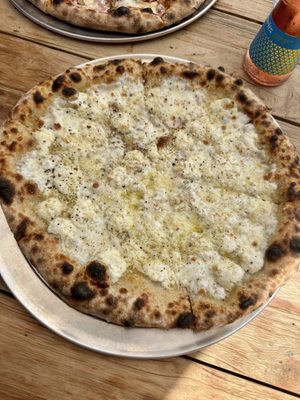 Tina's Pizza by null