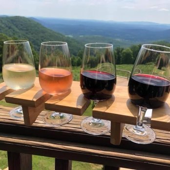 Stone Mountain Vineyards - Flight - Wineries Near Me - Dyke, Virginia
