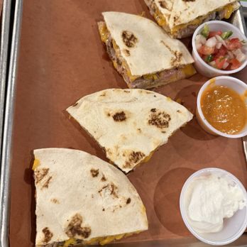 Nueces Brewing - Pulled pork quesadilla - Breweries Near Me - Corpus Christi, Texas