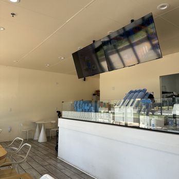 Wow Tea Drink - inside - Bubble Tea Near Me - Cupertino, California Wow Tea Drink - inside - Bubble Tea Near Me - Cupertino, California