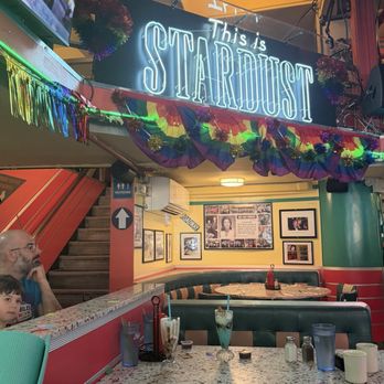 Ellen's Stardust Diner - Inside - Diners Near Me - New York, New York