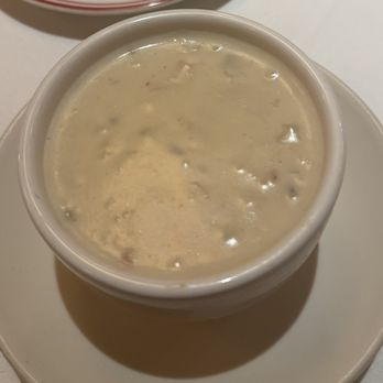 Shaw's Crab House - Cup of New England Clam Chowder. Very good. - Seafood Near Me - Chicago, Illinois Shaw's Crab House - Cup of New England Clam Chowder. Very good. - Seafood Near Me - Chicago, Illinois