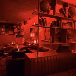 Blind Barber - Inside bar