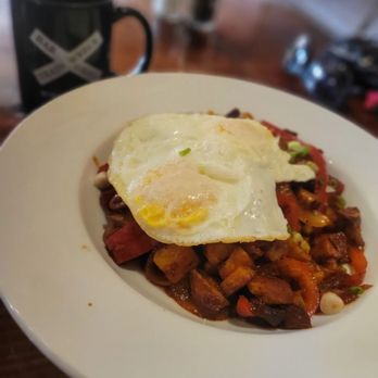 Train Wreck Bar - Brisket Hash - Sports Bars Near Me - Burlington, Washington Train Wreck Bar - Brisket Hash - Sports Bars Near Me - Burlington, Washington