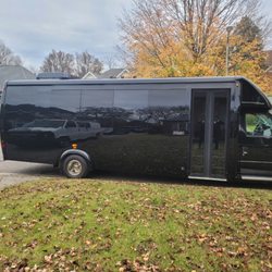 Turners Transportation And Travel Services - The latest edition to Turners Transportation and Travel Services LLC the 22 passenger Executive Transportor