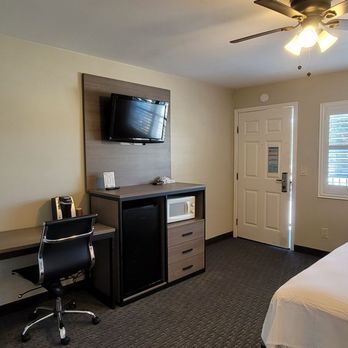BEACHWALKER INN u0026 SUITES - 98 Photos u0026 112 Reviews - 490 Dolliver St, Pismo  Beach, California - Hotels - Phone Number - Yelp