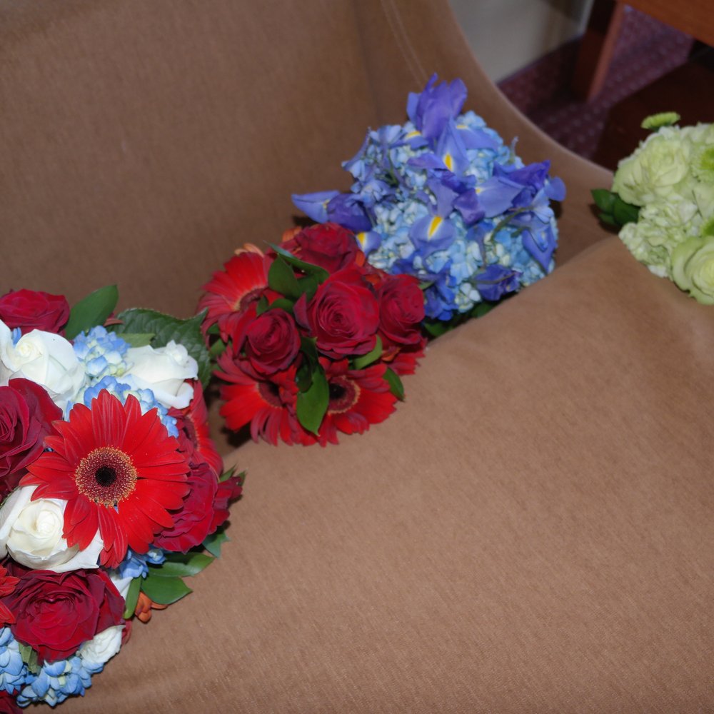 Barliz Flowers - Bouquets for the bridal party as they are getting ready. - Florists Near Me - Chula Vista, California