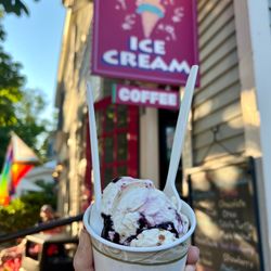 Sweet Pea's Ice Cream - Blueberry pie